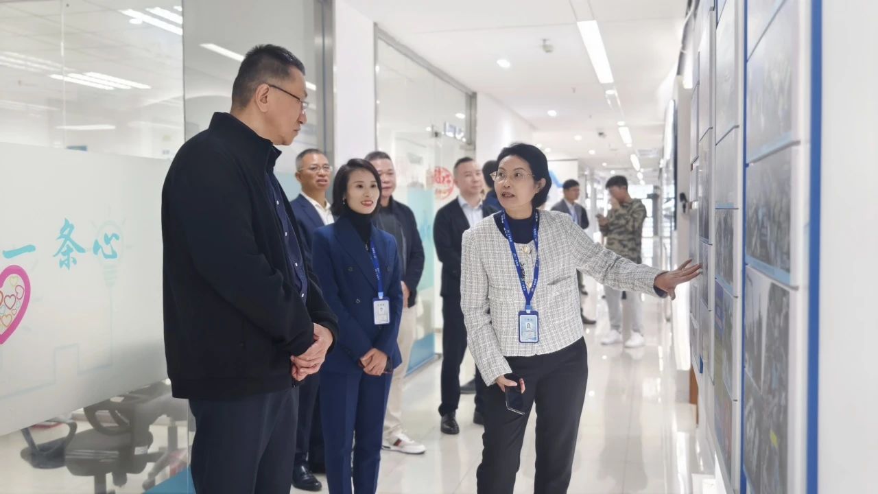 优德88集团｜东菽愿铣墙致返痴代表团来访，调研数字化转型与智能化发展